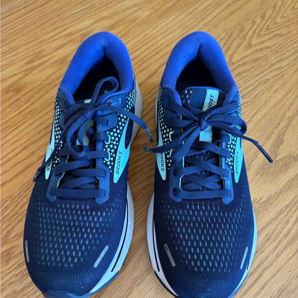 Brooks Ghost 14 Navy and Bright Blue Women’s Size 8.5 Running Shoes